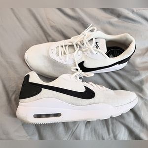 Nike Air Men's SZ 13 black and white breathable mesh